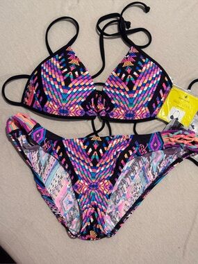 New With Tags Body Glove 2 Piece Bikini Vibrant Colors Strappy Padded Rock Star